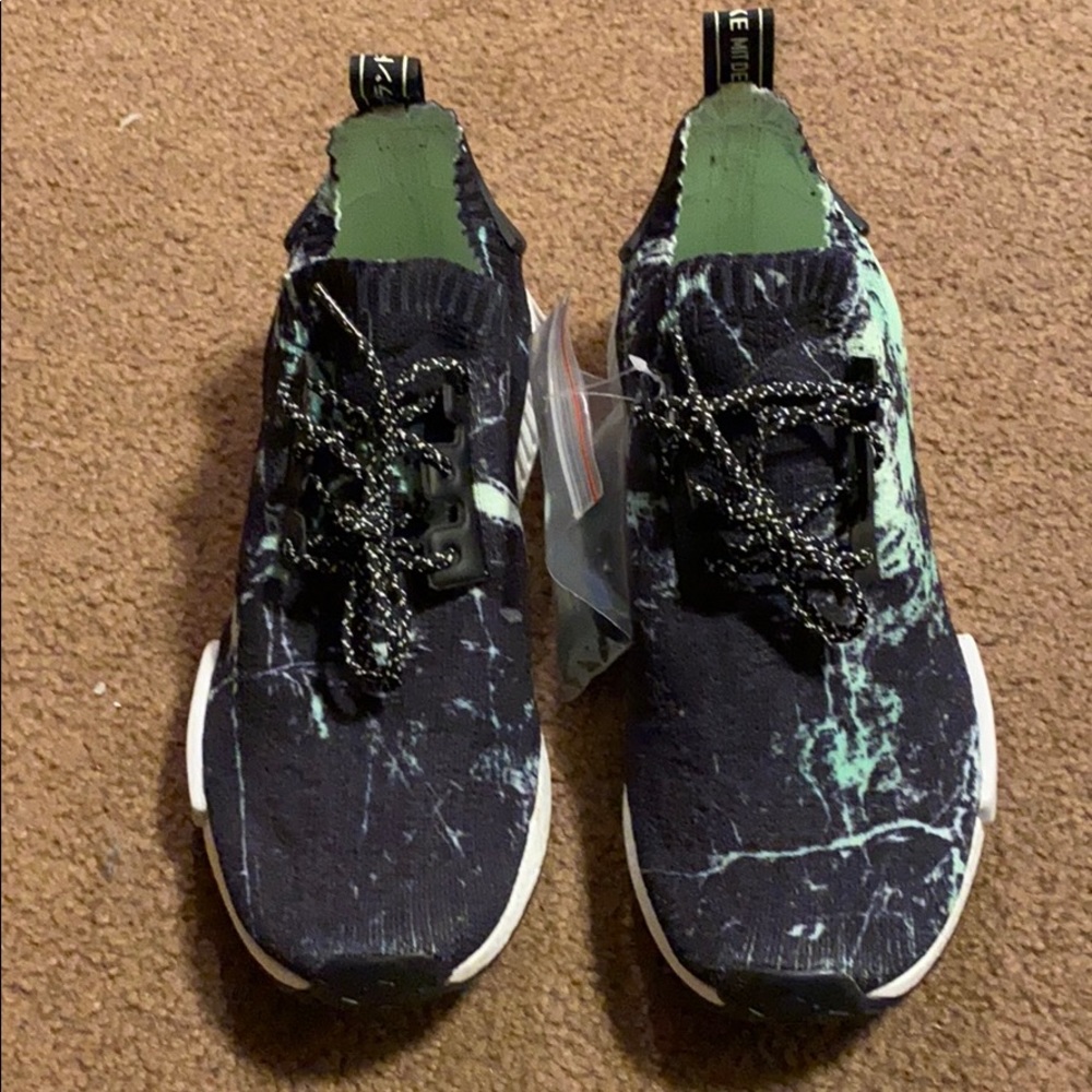 ‼️SOLD‼️ NWT Men’s Adidas NMD_R1 Primeknit - Picture 1 of 6